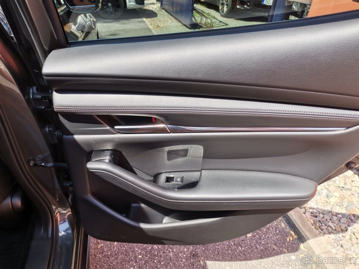 Mazda 3 2.0iX 132kw Full výbava - 16