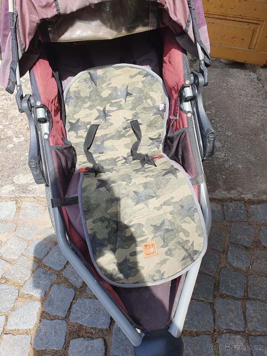 skládací terénní kočárek B.O.B - 16