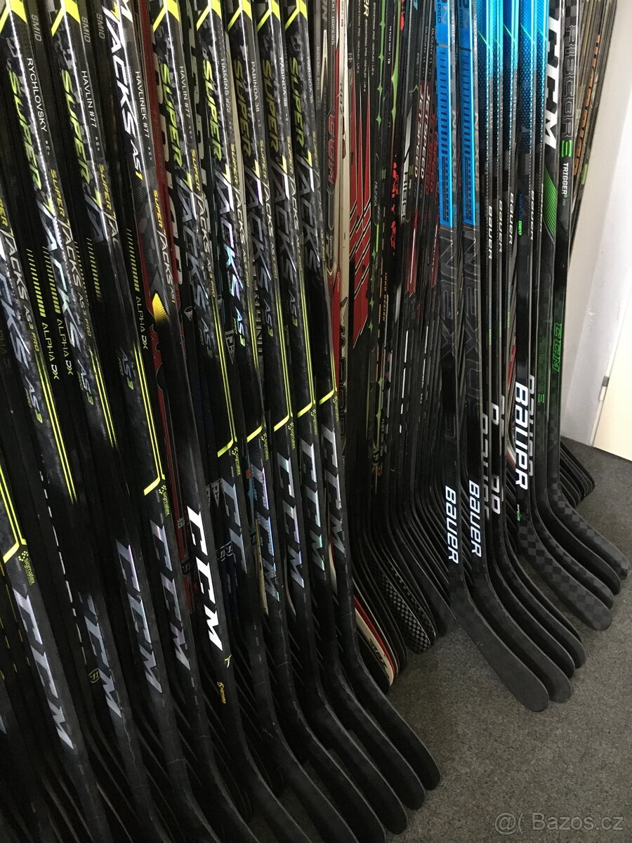 Kompozitová hokejka CCM, WARRIOR - 16