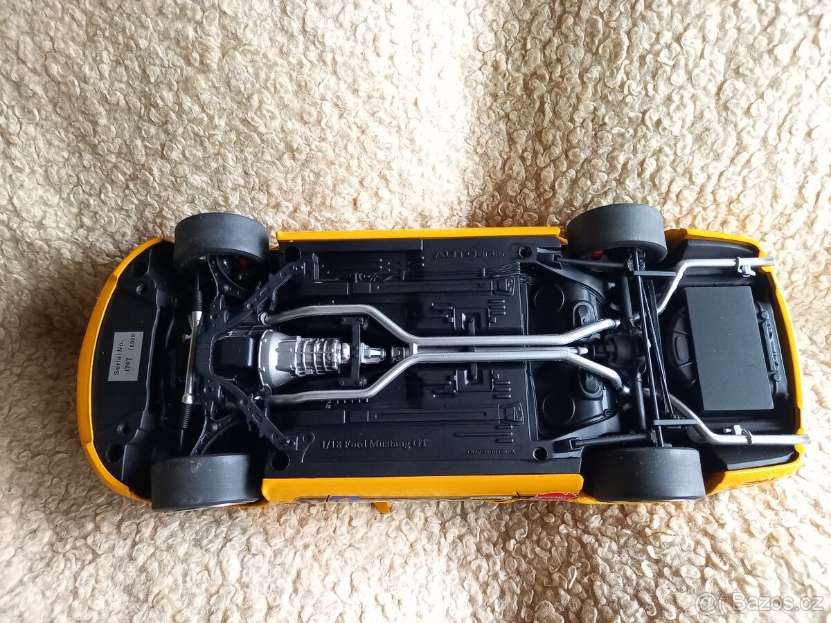 Prodám Ford Mustang GT - 1:18 -AutoArt,použitý,limitovaný - 16