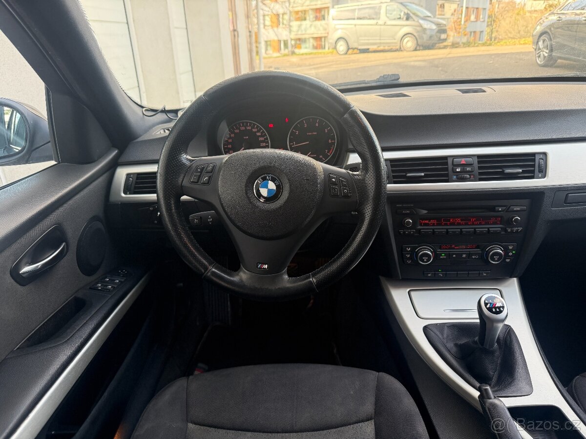 BMW Řada 3, 320i, 110kw Keyless - 16
