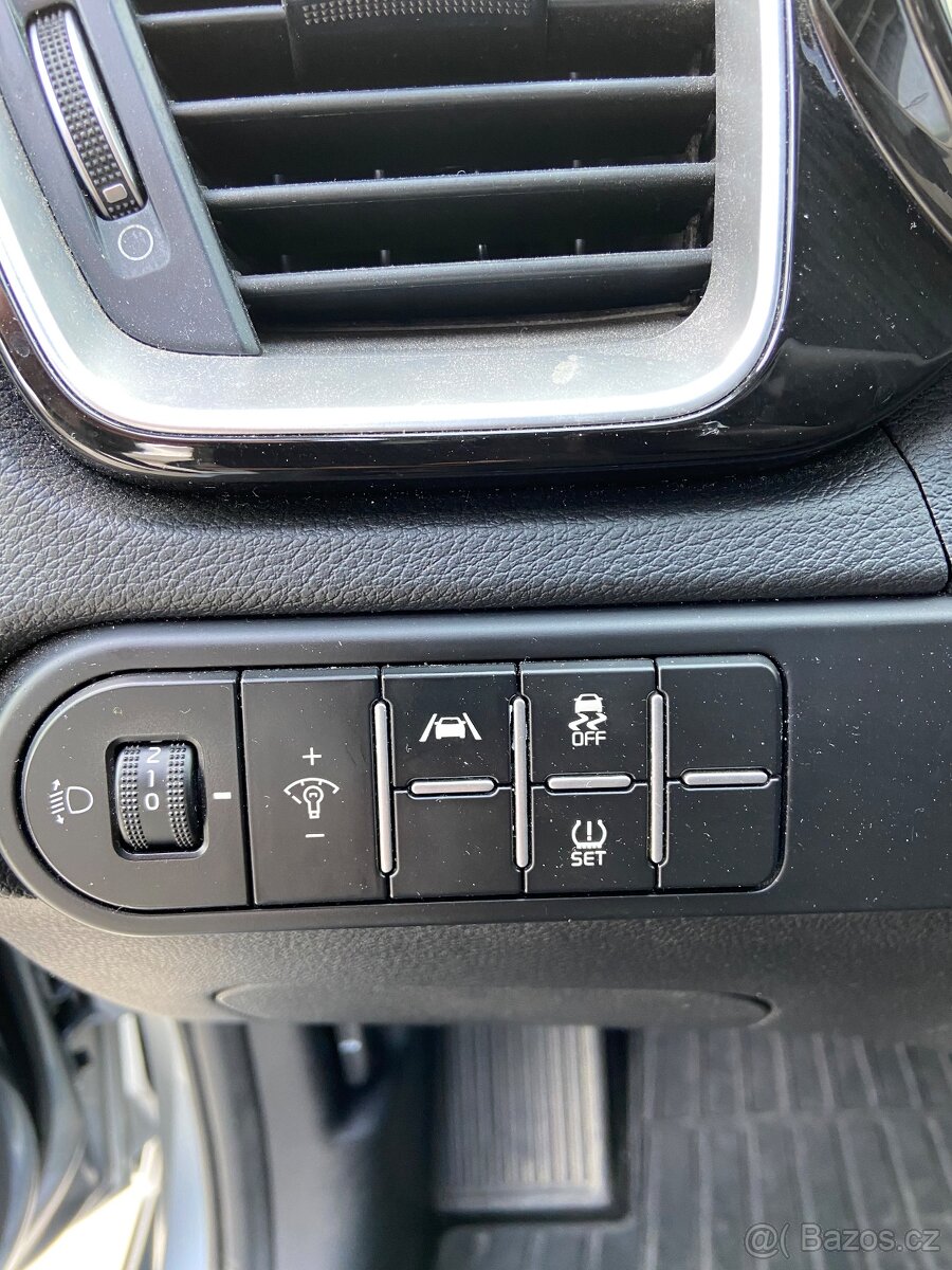 KIA CEED SW model 2022 - 16