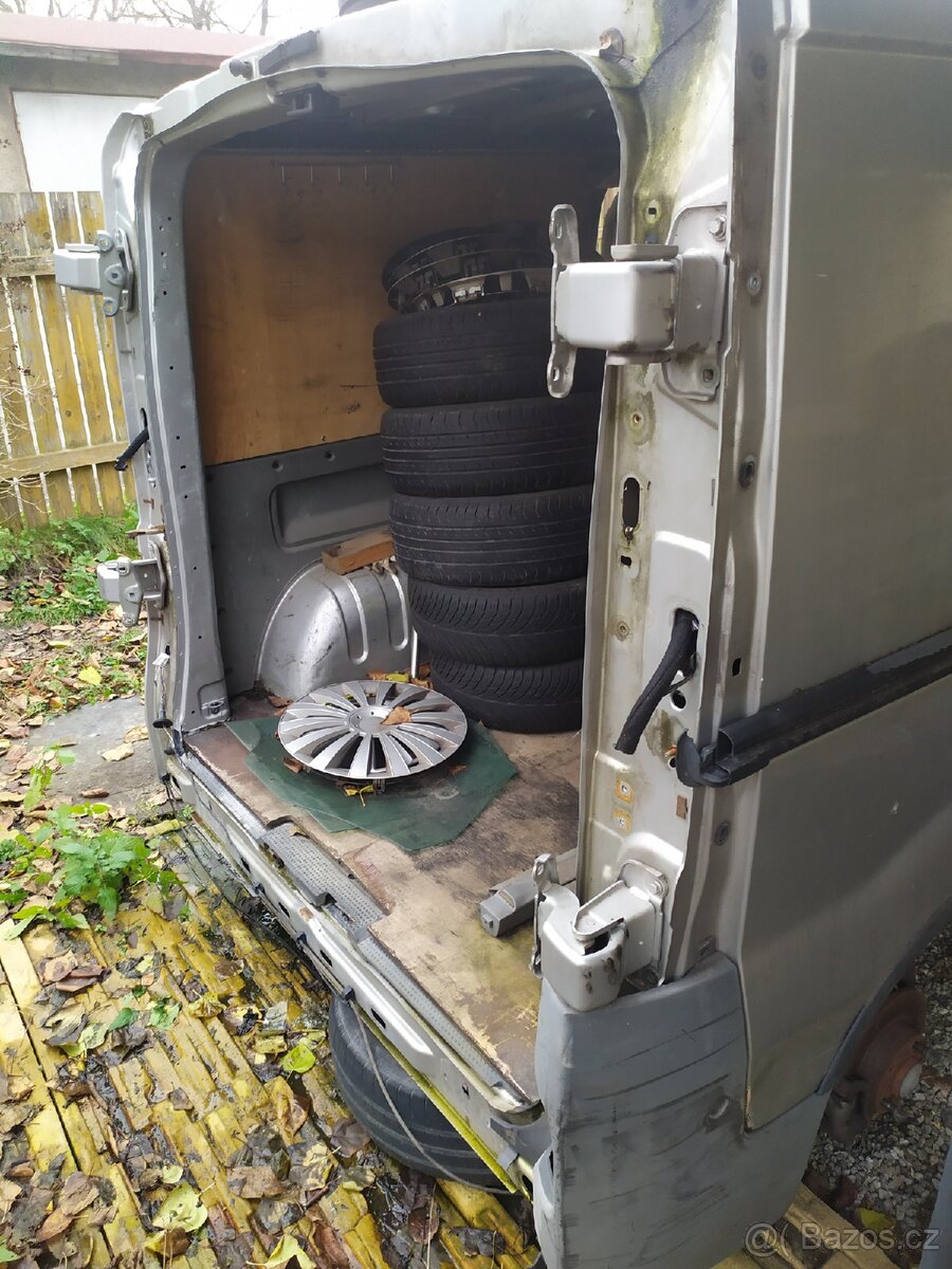 Renault trafic 1.9 dci 74kw 2005 74kw Opel Vivaro díly - 16