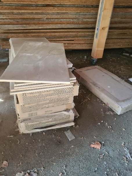 Soubor stavebního nářadí a stavebních hmot - 16