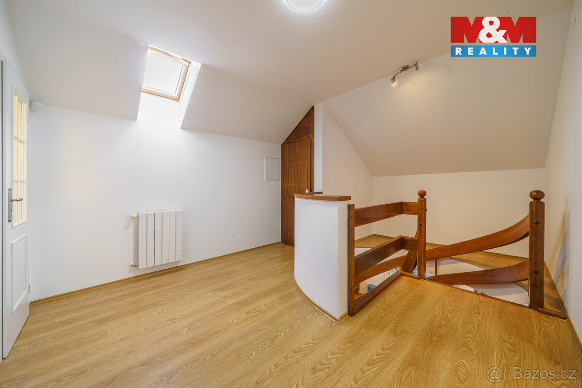 Pronájem rodinného domu, 244 m², Karlovy Vary, ul. Motýlí - 16