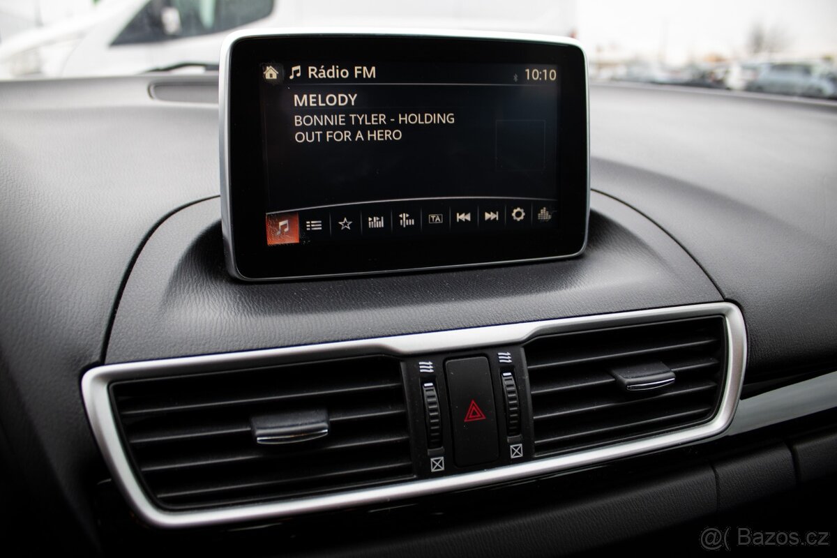 Prodám ojeté osobní auto Mazda 3 Hatchback 2015 - 16