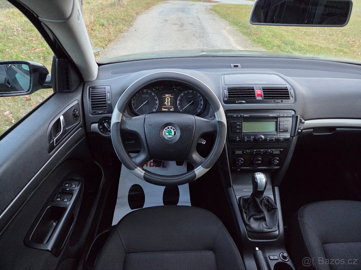 Škoda Octavia KOMBI - 4x4 - 2.0TDI - STK 12/2026 - 16
