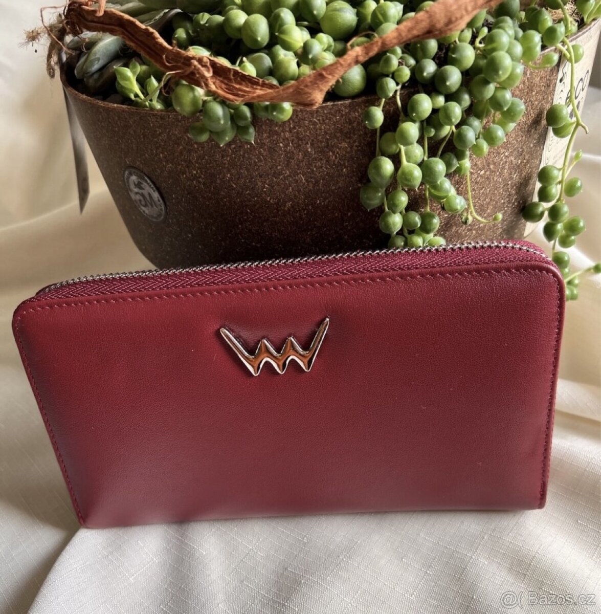 Dámska velká kožená peněženka na zip (zn. Vuch) - 16