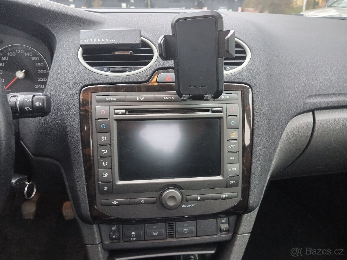 Ford Focus 1.6 16V Ghia - 16