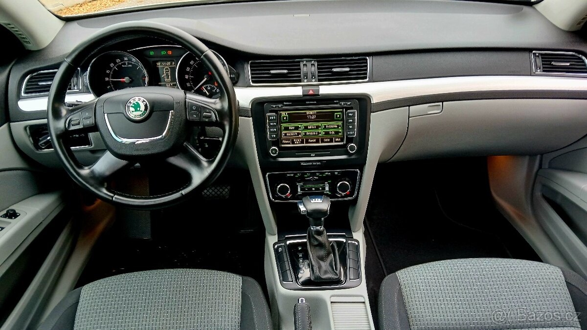 Superb 2.0 tdi dsg NAVI,pěkný stav. - 16