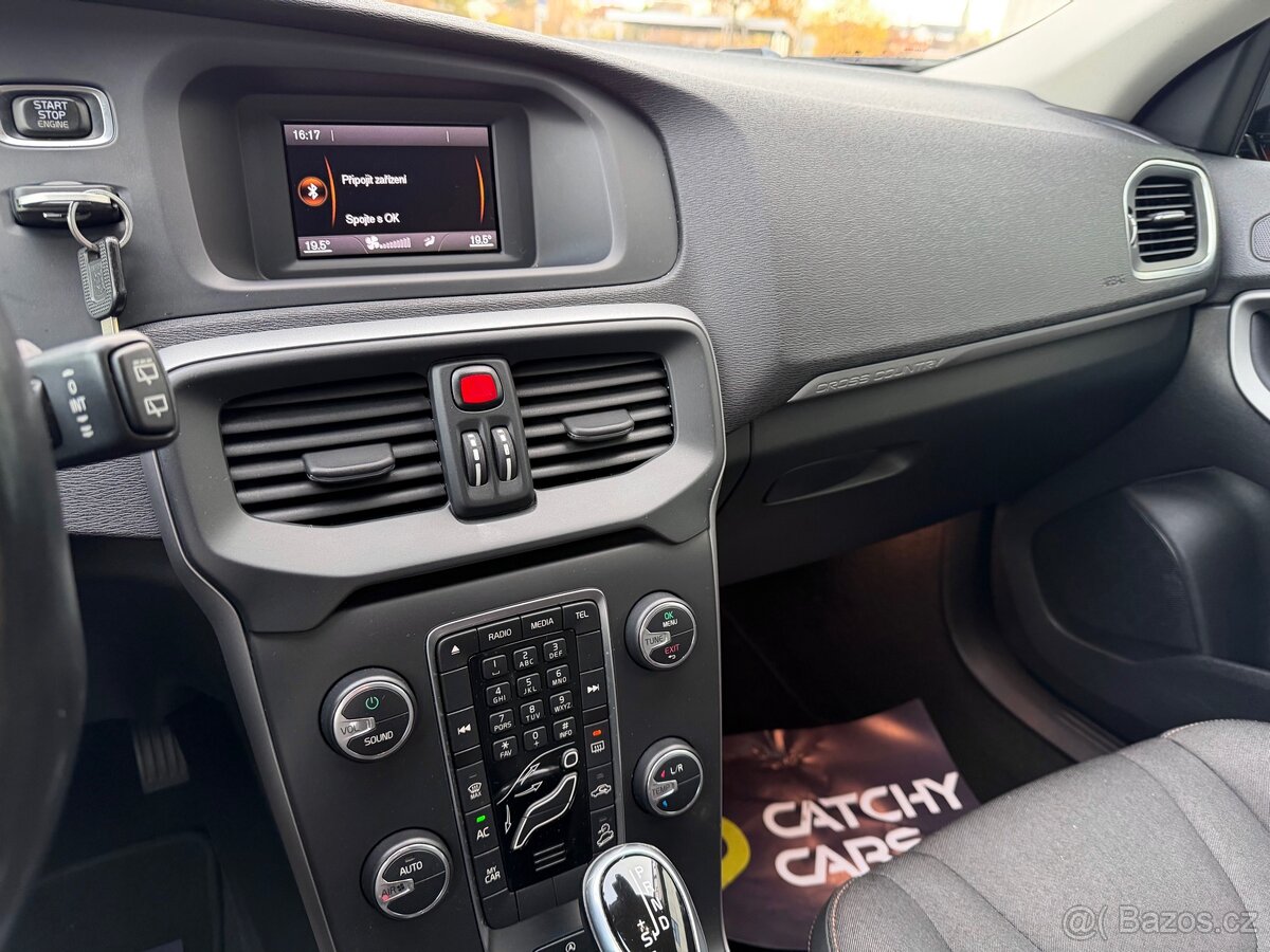 Volvo V40 Cross Country / T4 132 kW / automat / 4x4 - 16