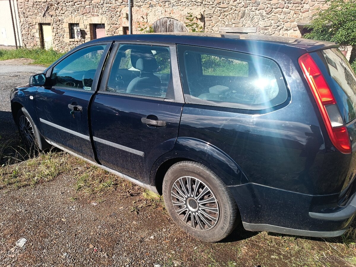 Ford Focus II 1,6 16V 74kW, r. v. 2006 - náhradní díly - 16