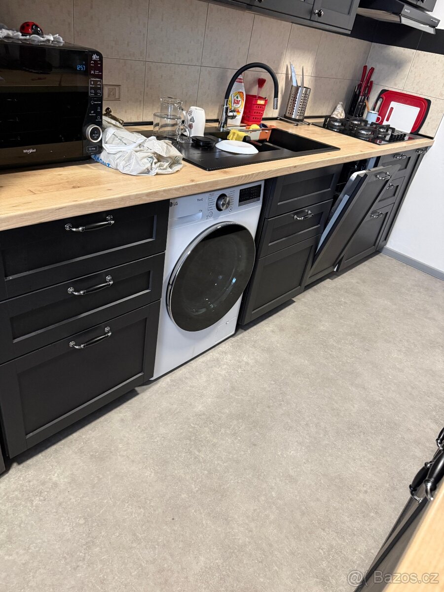 KUCHYNSKÉ DVIŘKA IKEA - 16