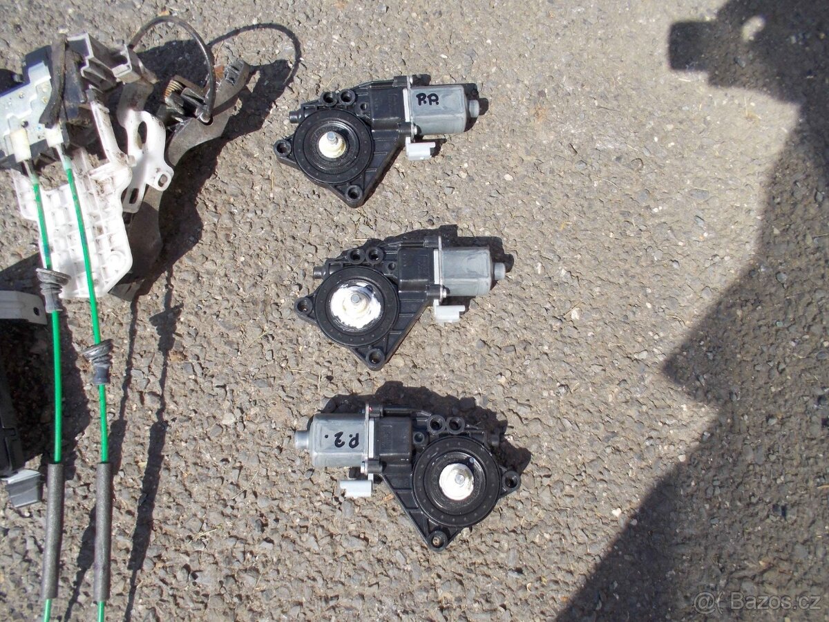 Díly interiéru Hyundai i30 - 16