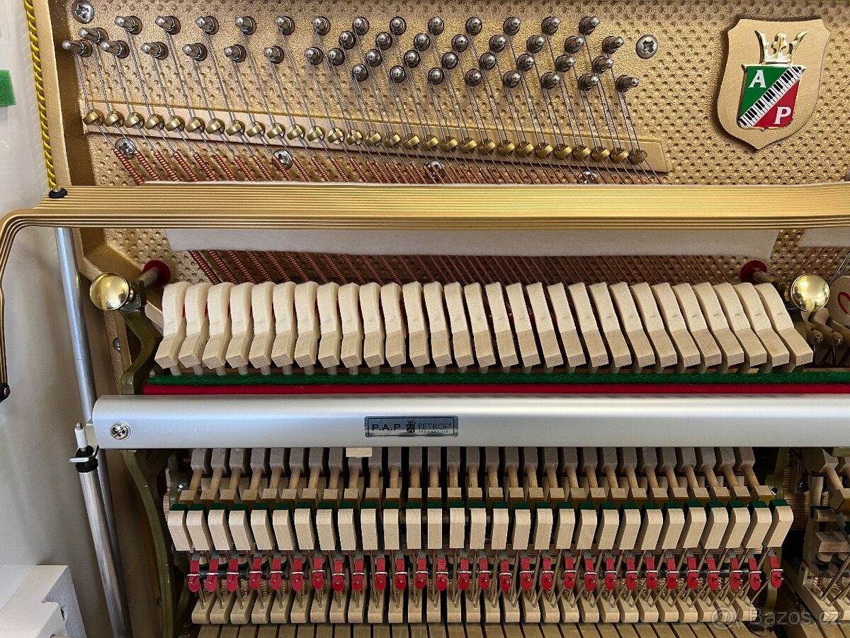 Bílý Petrof 118 S1 se zárukou 5let, doprava zdarma. - 16