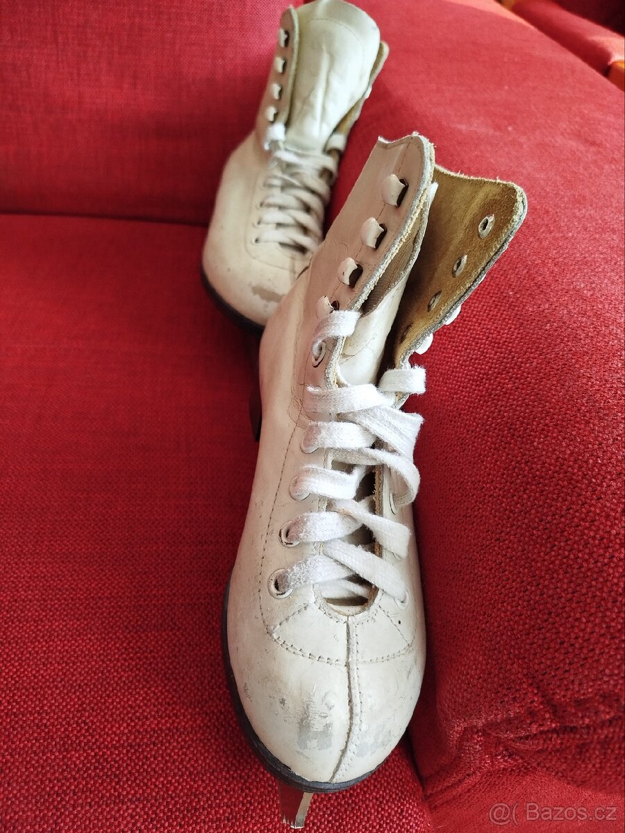 Dívčí brusle 34 - 16