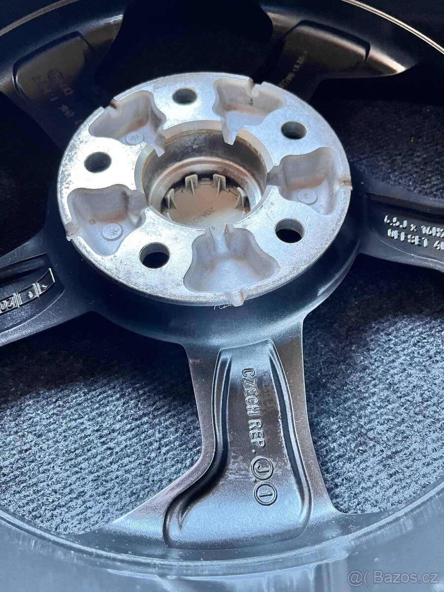 R16 Kia XCeed Originál hliníkové disky - TOP STAV - 16