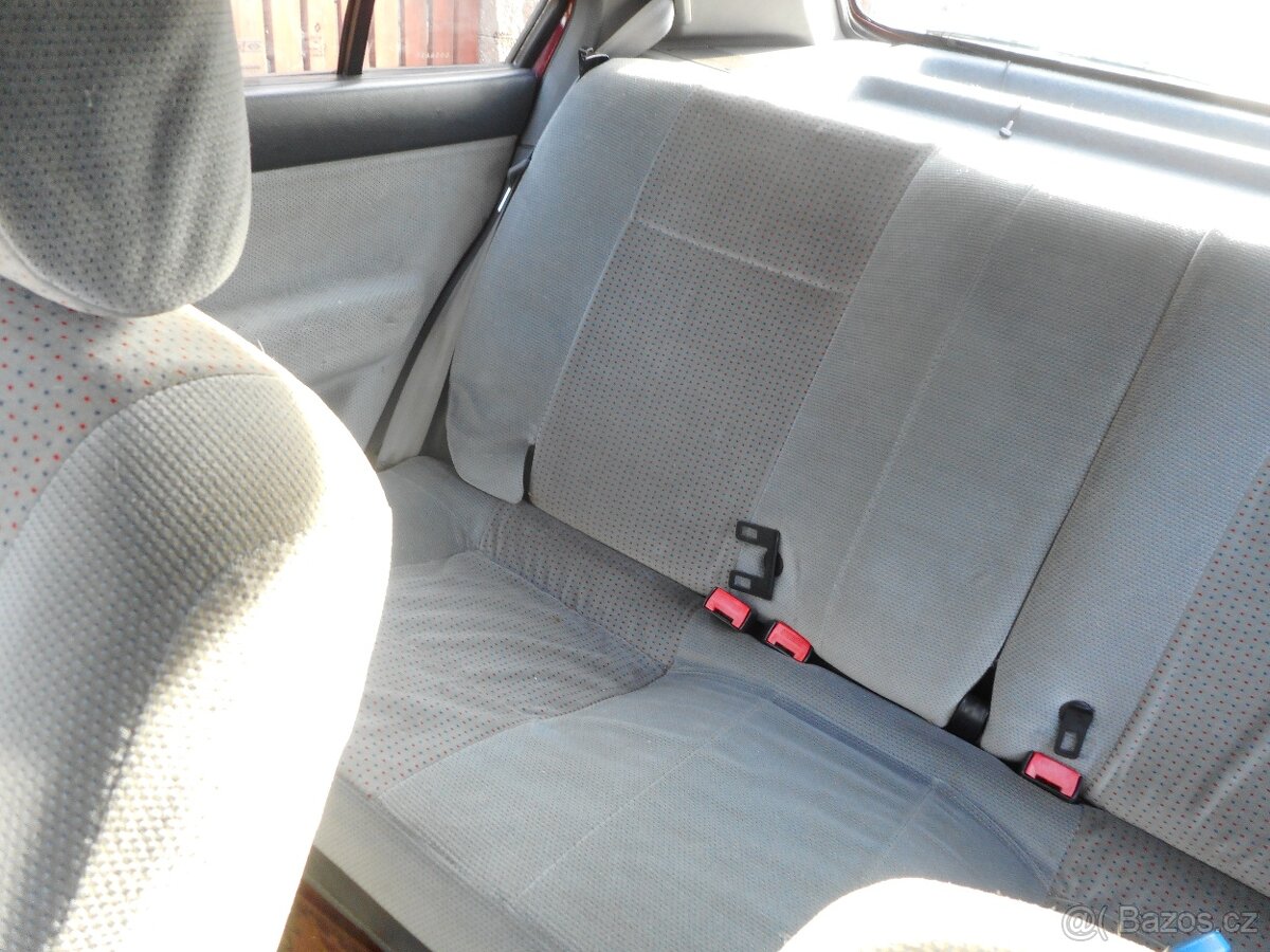 Renault 19 I tmavě červená barva - 16