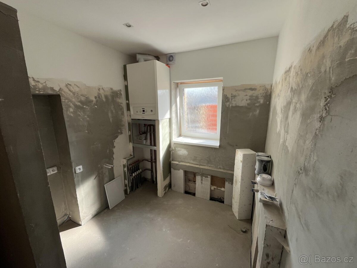 Prodej RD po kompletní reko. dvě bytové jednotky zahrada 710 - 16