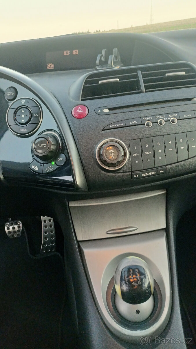 Honda Civic 1.4 5D - 16