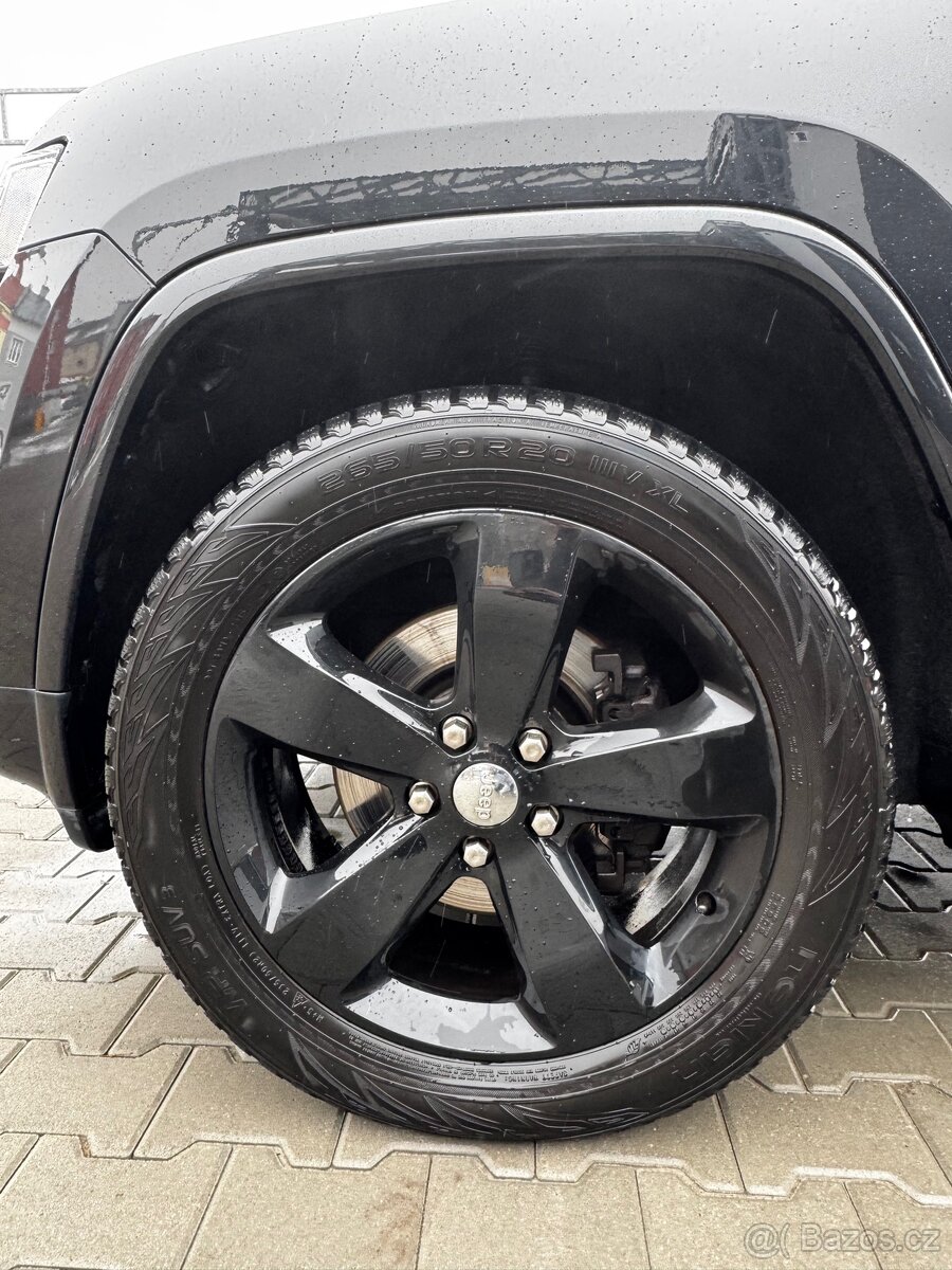 JEEP GRAND Cherokee OVERLAND, DPH - 16