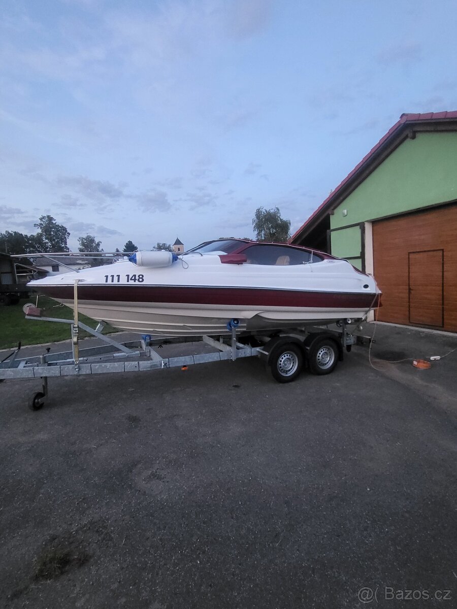 Motorový člun REGAL 1950 LSC - 16