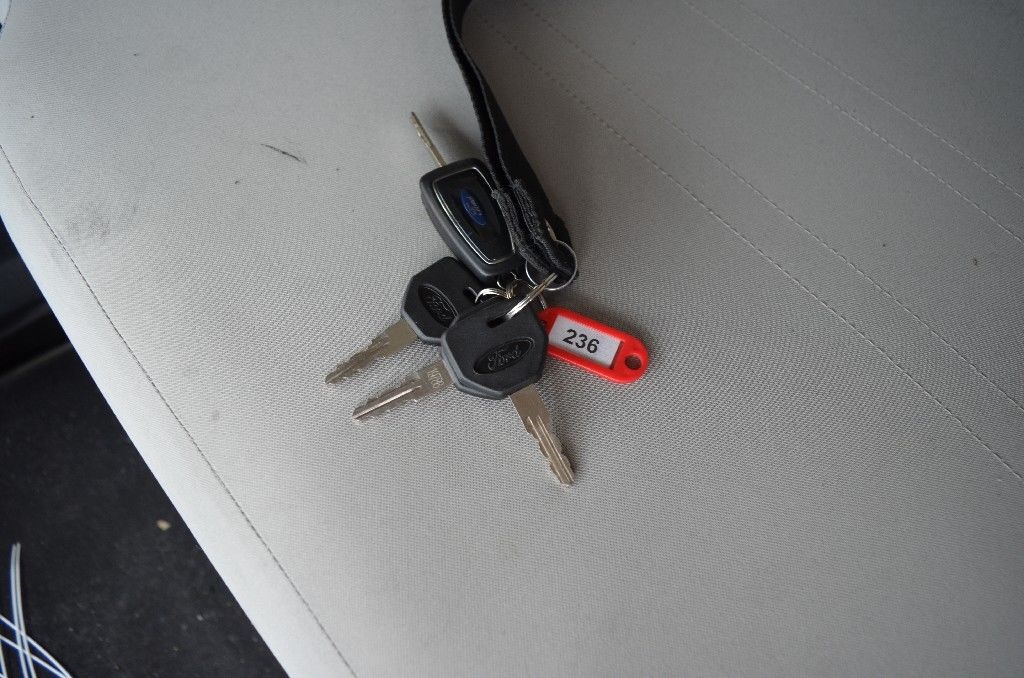 Tahač návěsů FORD F-MAX - 16