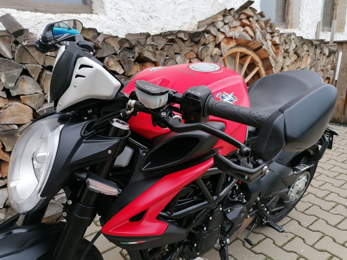 MV Agusta Dragster 800 ROSSO - 16