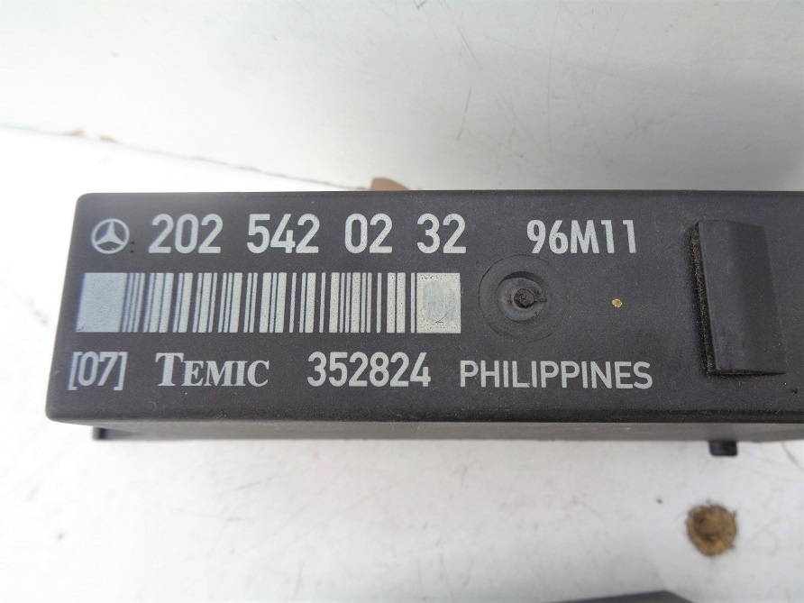 Mercedes C180 W202 náhradní díly - 16