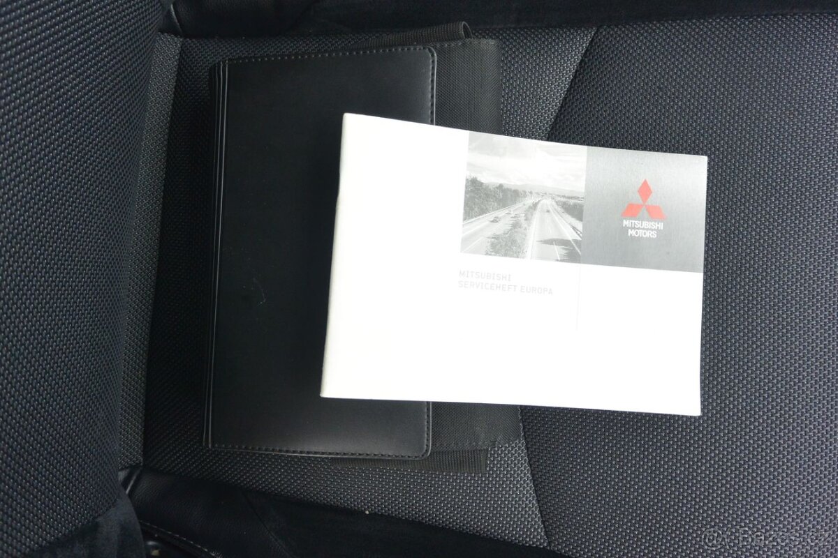 PRODÁM Mitsubishi Outlander 2.2 DI-D 4x4 - 16