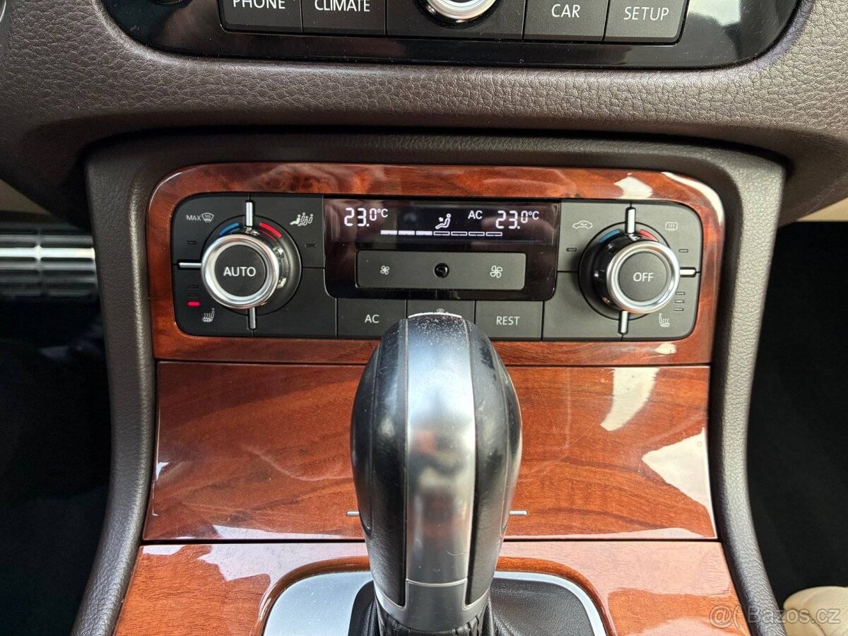 Volkswagen Touareg, 4,2TDi V8, FULL SERVIS, DPH, TOP - 16