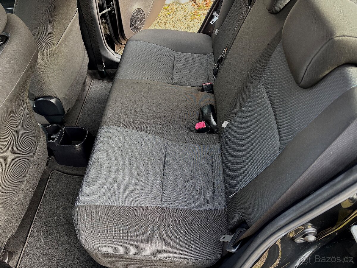 Toyota Yaris, 1.5 Hybrid PLNÝ SERVIS TOYOTA NEHAVAROVANÉ - 16