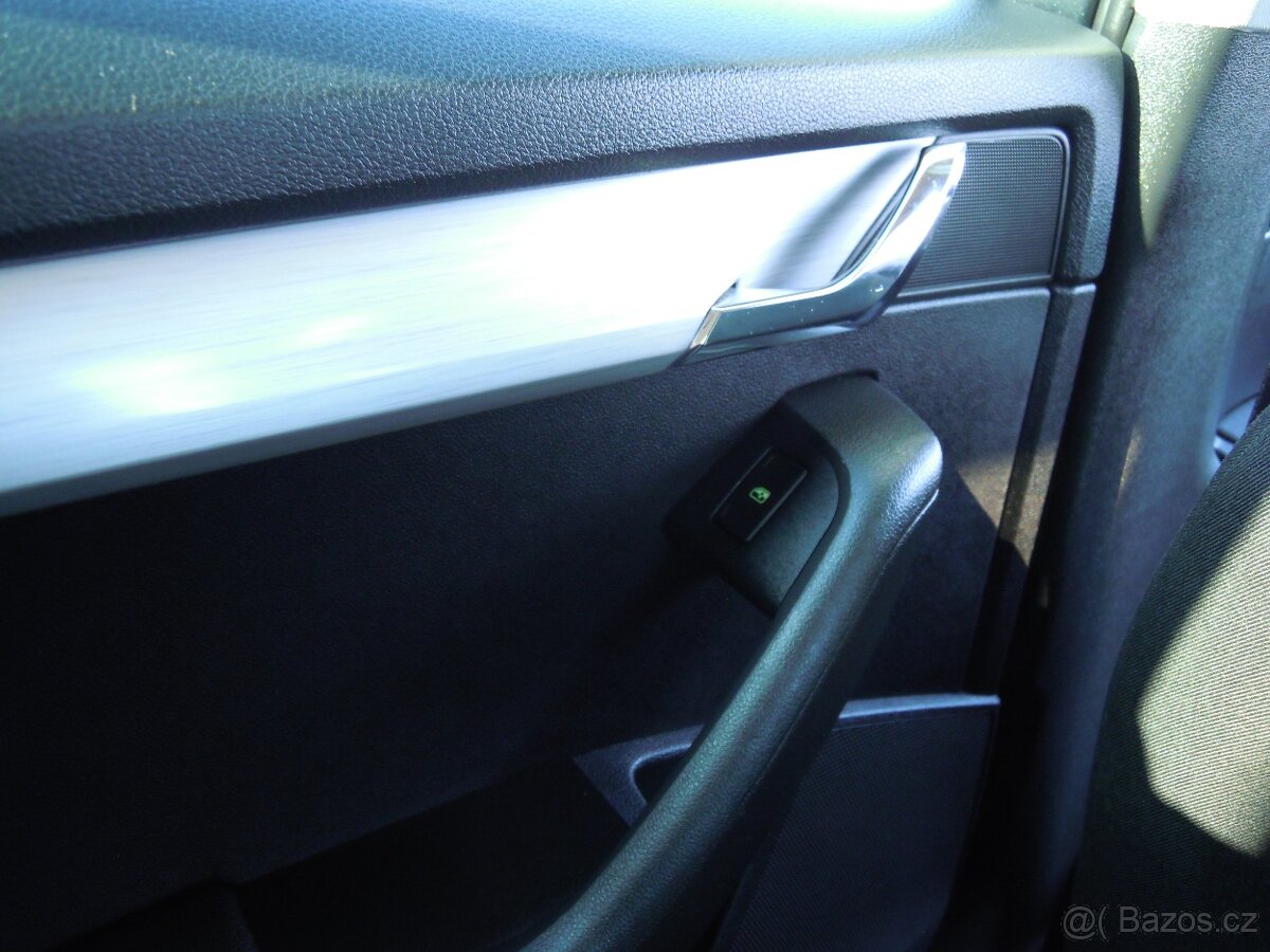 Škoda Octavia, 1.8TSi DRIVE - SERVIS - 16