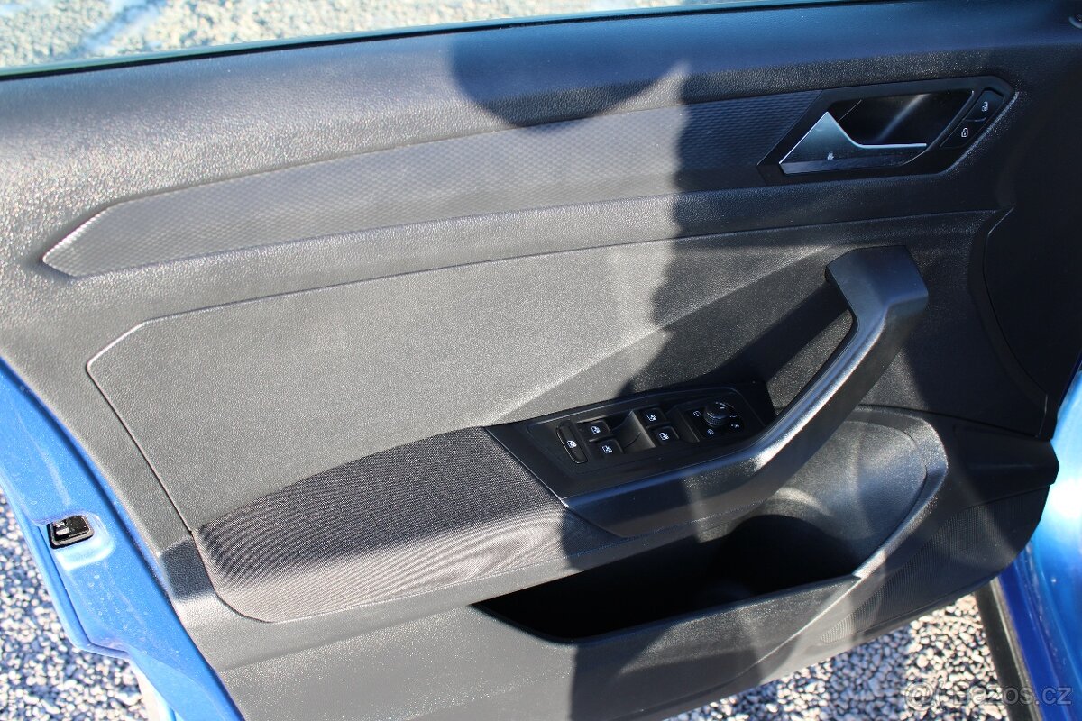 VW T-Roc 1.6 TDi 85kW 2x kola, serviska - 16