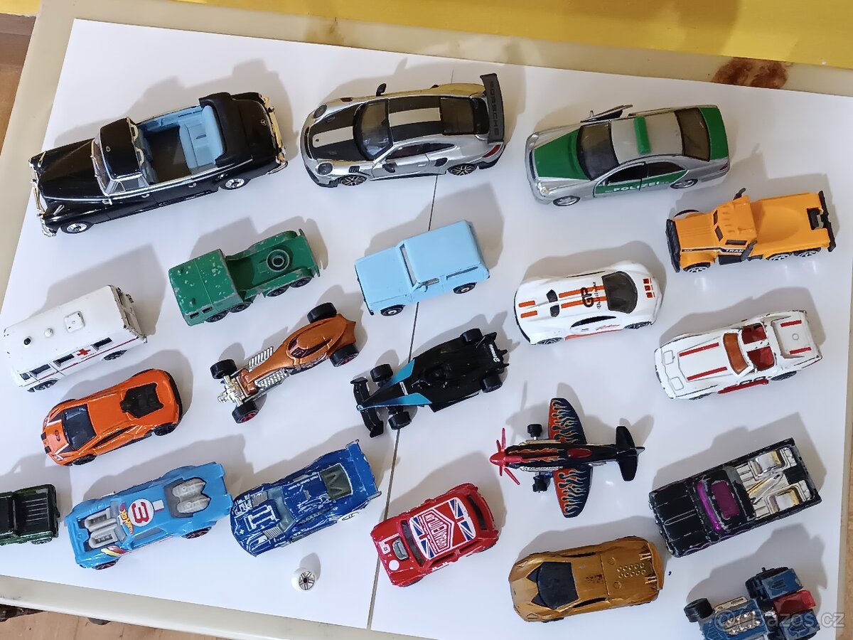 Starší modely autíček - 16