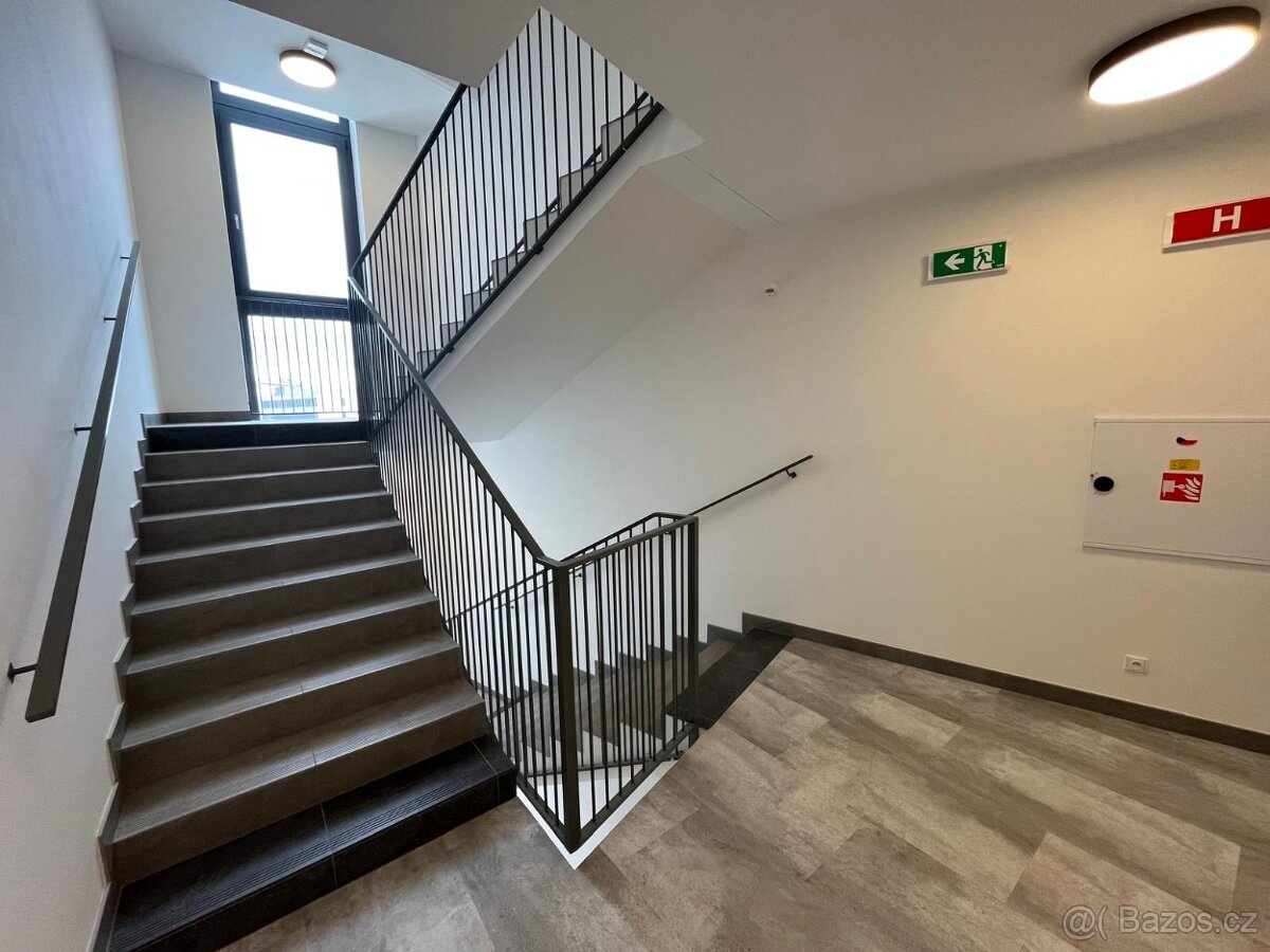 Pronájem bytu 2+kk v Brně, u centra, 56 m2, novostavba, balk - 16