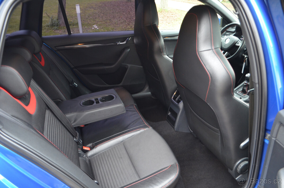 PRODÁM ŠKODA OCTAVIA 2.0TSI RS COMBI 2014 MANUÁL - 16