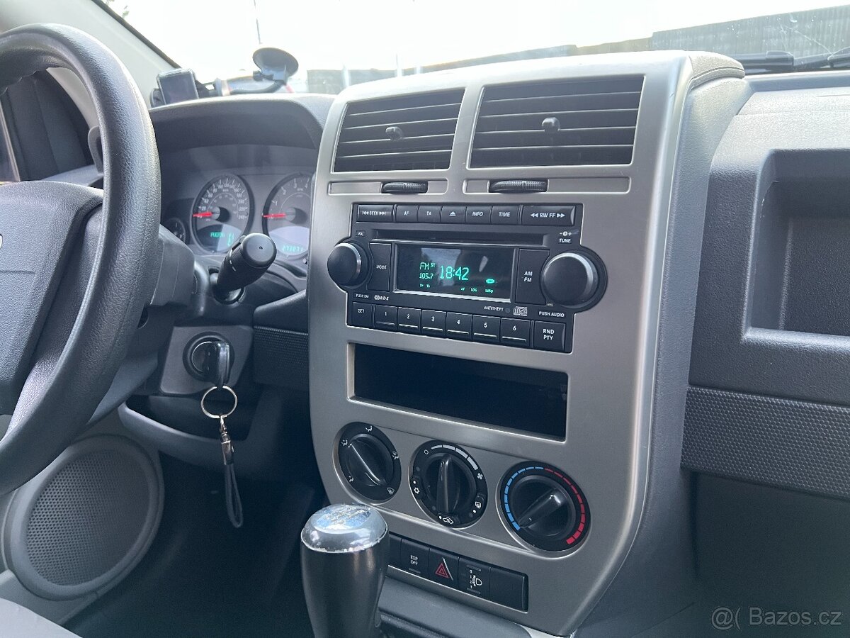 JEEP COMPASS 2.4 VVT LPG 4X4/TAŽNÉ/MANUÁL/2008/AC/ - 16