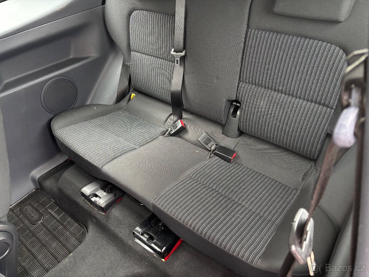 Mitsubishi Colt 1.1i - 16