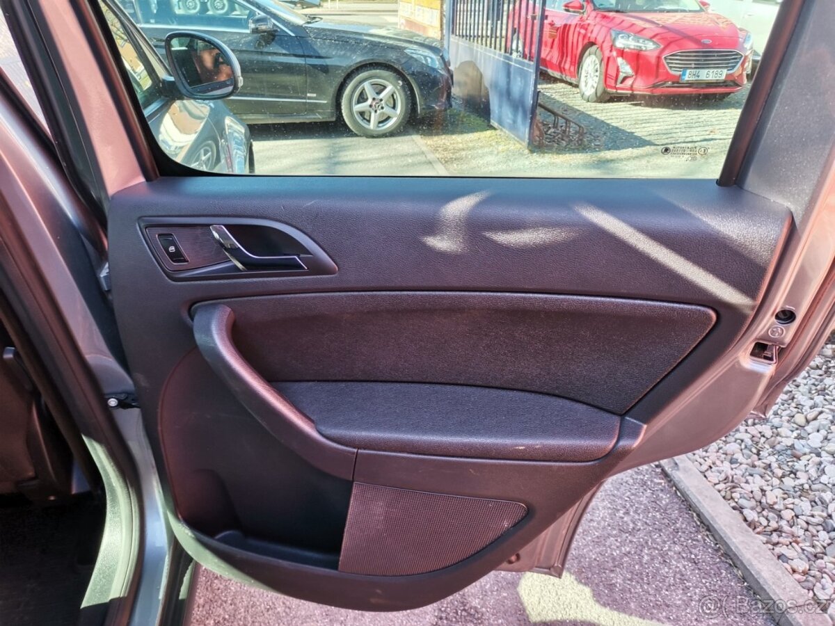 Škoda Yeti 1.4TSi 92kw DSG XEN PDC Tažné - 16