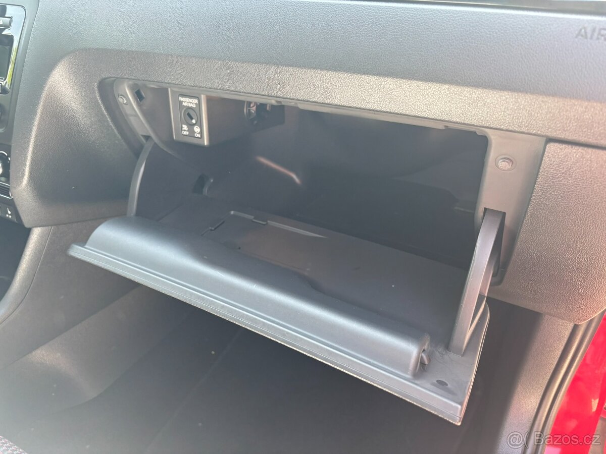 Škoda Rapid 1.2 Tsi 77kw Spaceback r.v.2015 serviska - 16