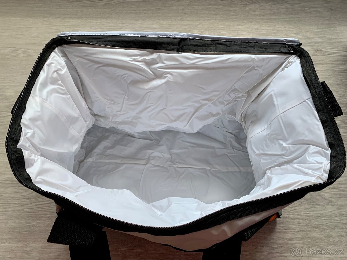 Nový černý batoh s bílým - 16