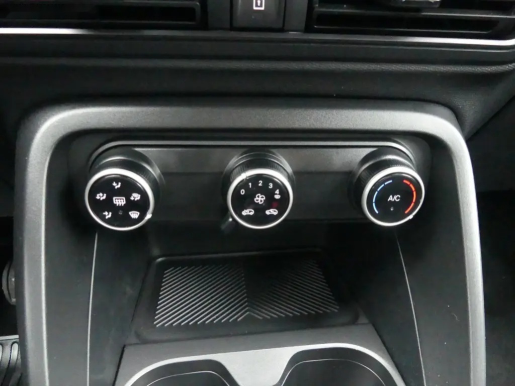 Citroën C3, PLUS TURBO 100 S&S MAN6 2 - 16