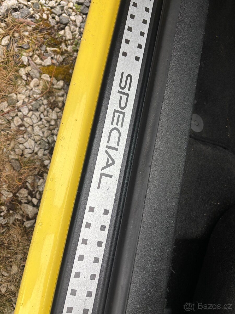 VW Golf IV 1.6 i - 16