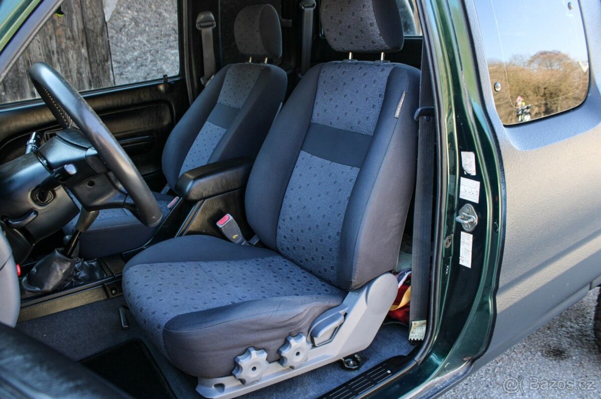 Toyota Hilux 2.5 D-4D Double Cab 4x4 - 16