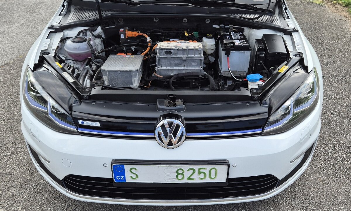 Volkswagen Golf VII e-Golf 1.majitel servisní kniha DPH - 16