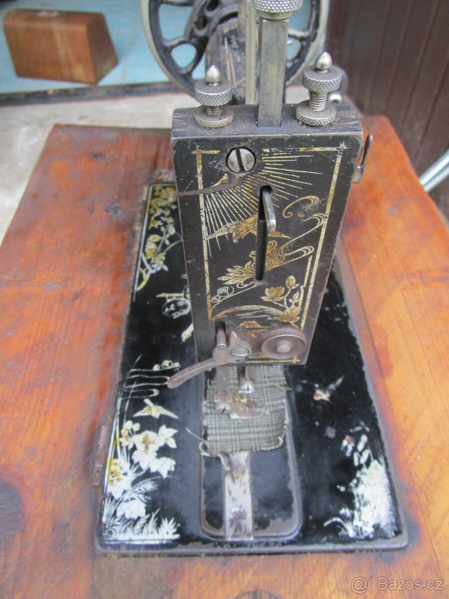 Šicí stroj SINGER , MINERVA - 16