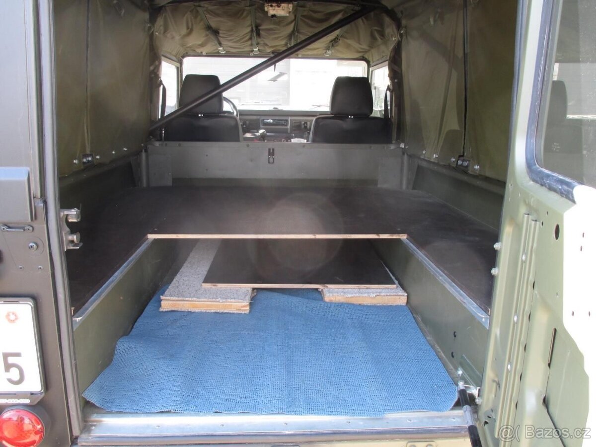 LAND ROVER DEFENDER, TD 5 vojenský speciál - 16