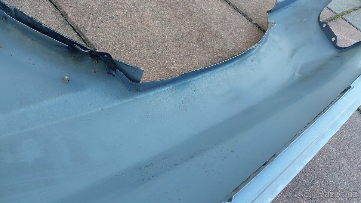 Mitsubishi Pajero Exceed – Blatník pravý přední - 16