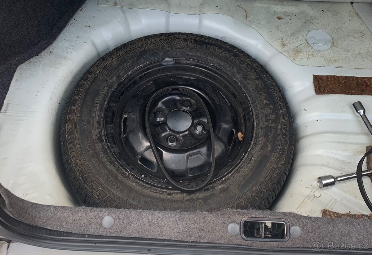 Prodám Nissan Bluebird , 1990 , veterán. - 16